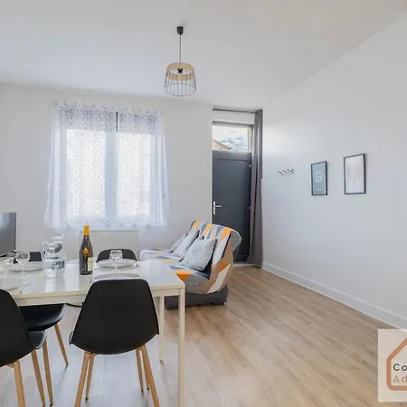 Agreable Maisonnette A Proximite D'eurexpo Lägenhet
